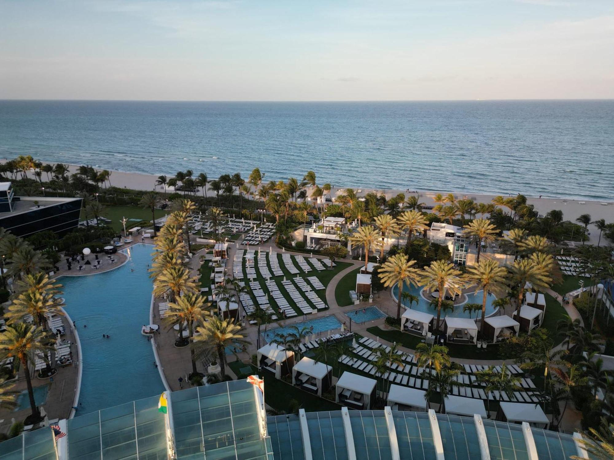 Fontainebleau Resort High Floor W Ocean Views Майами-Бич Экстерьер фото